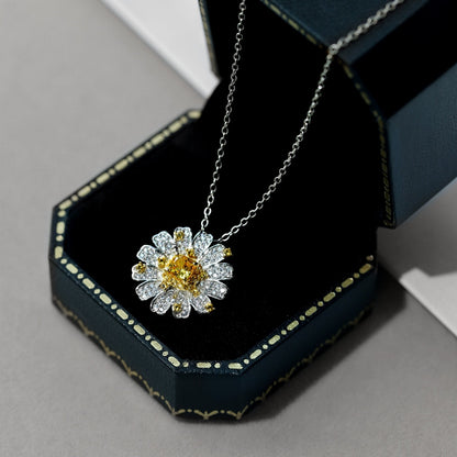 Exquisite Daisy Necklace