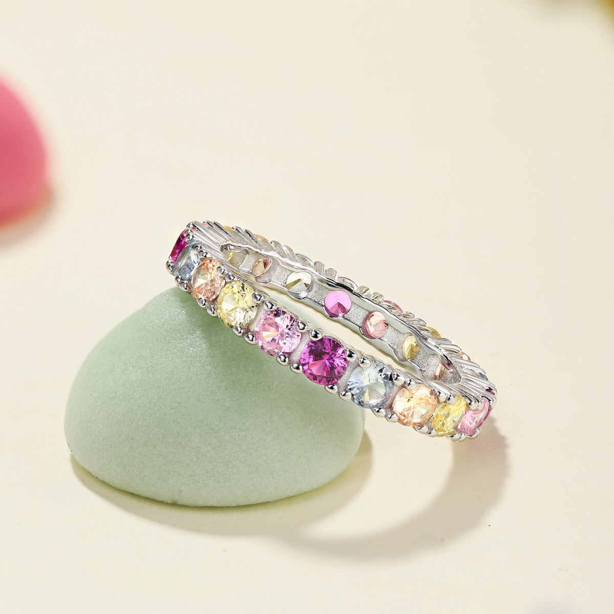 Dazzling Lustrous Round Cut Tennis Ring