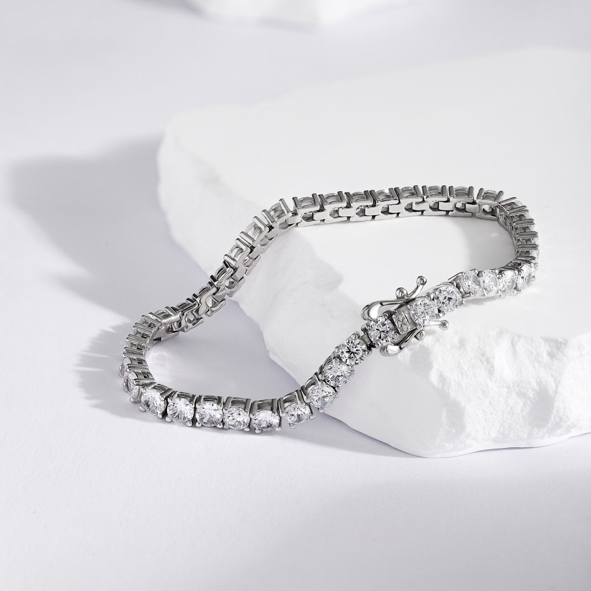 Luxurious Ornate Round Cut Tennis Bracelet