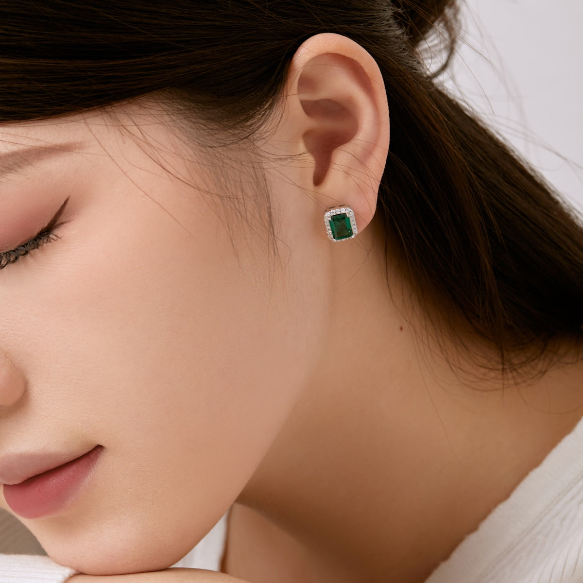 Luxurious Dainty Emerald Cut Banquet Earrings