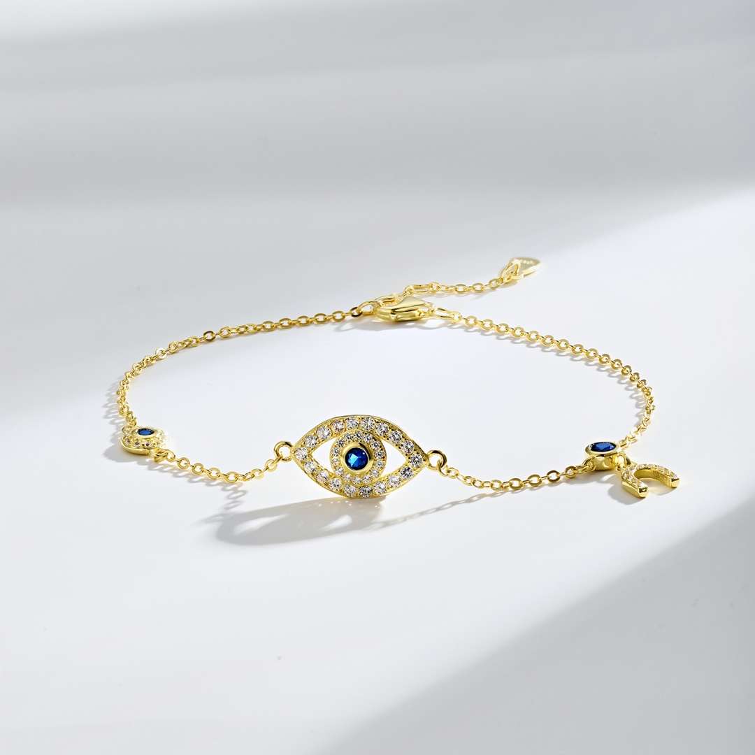 Dainty Eye Shape Necklace