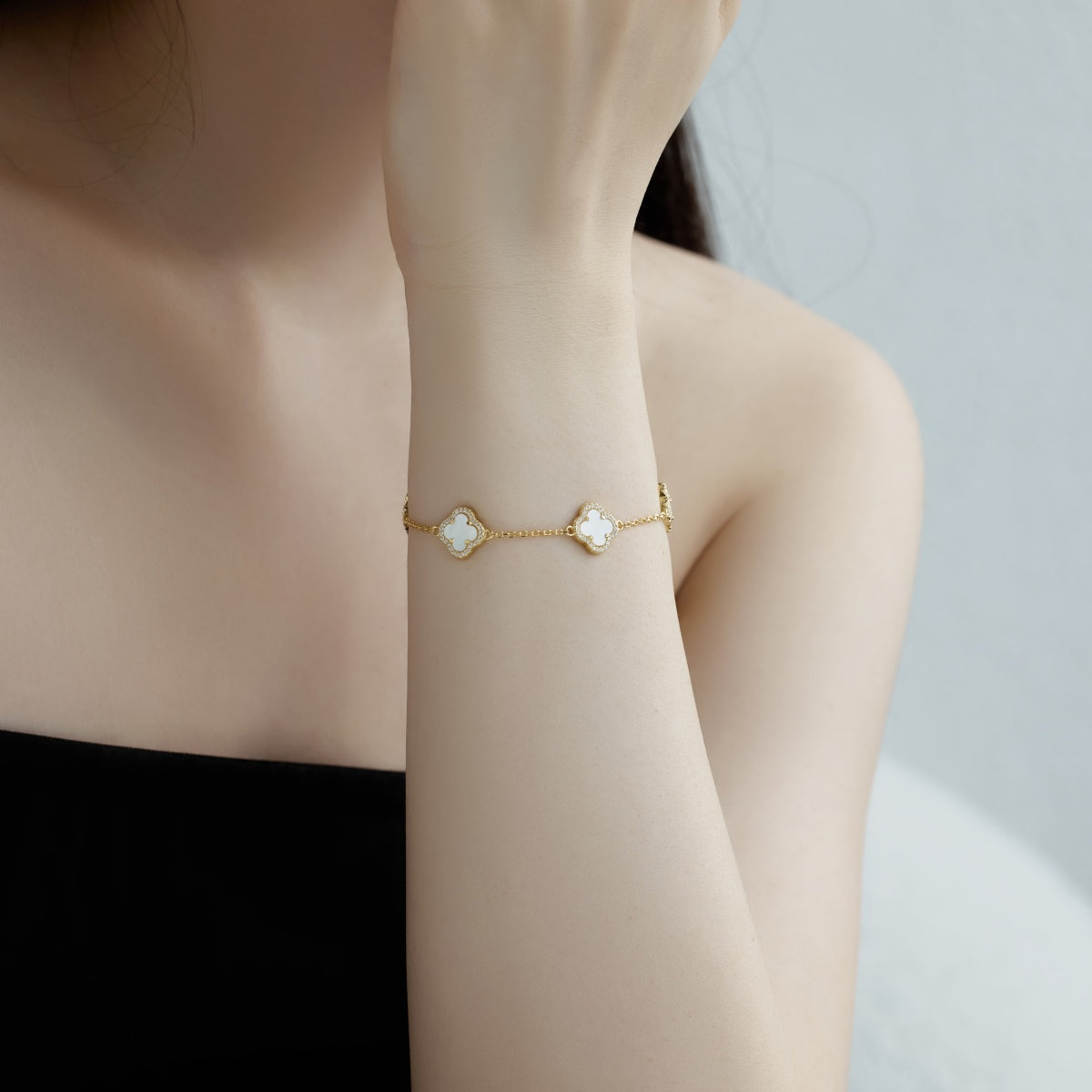 Four-Leaf Clover Exquisite Bracelet