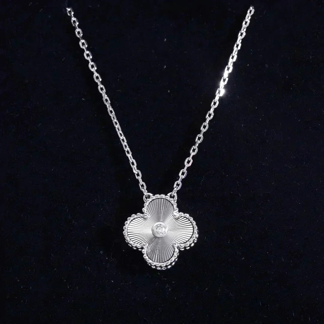 [Topon Jewelry]CLOVER  15MM DIAMOND LASER NECKLACE SILVER