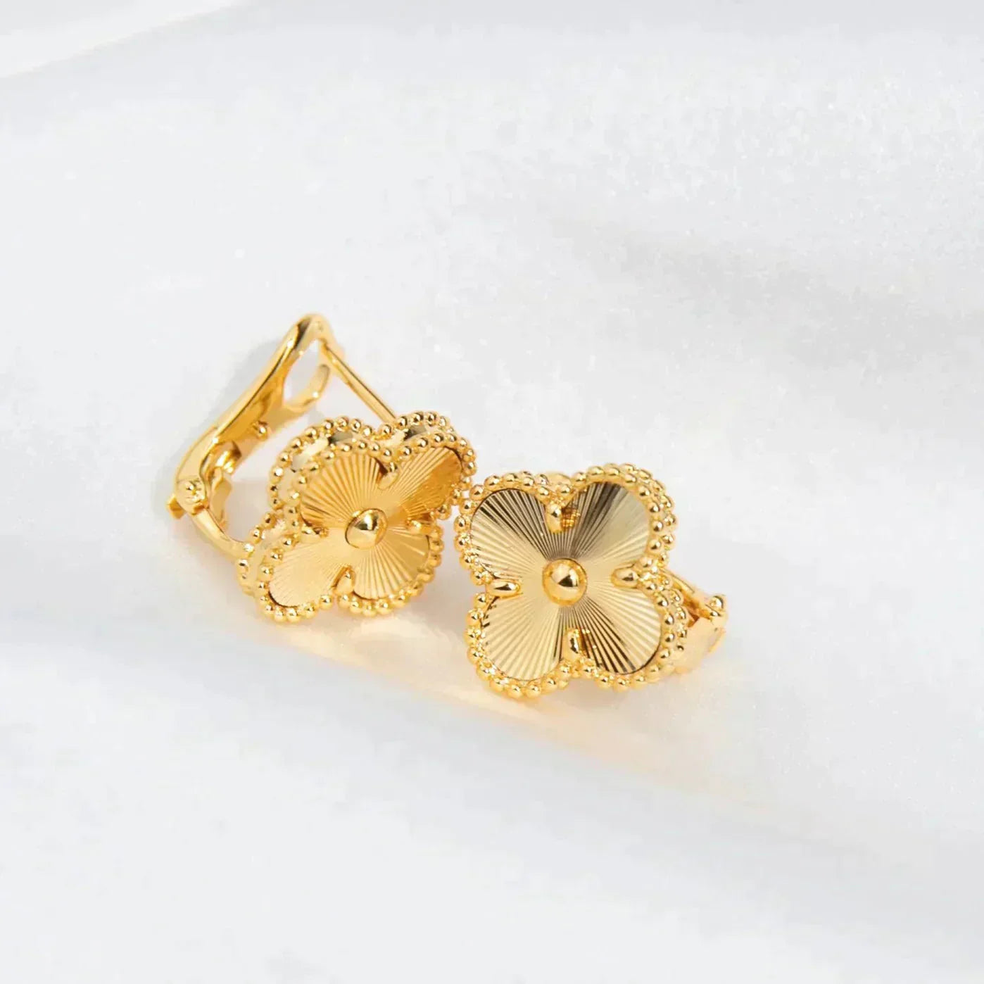 [Topon Jewelry]CLOVER MEDIUM 1 MOTIFS LASER EARRINGS