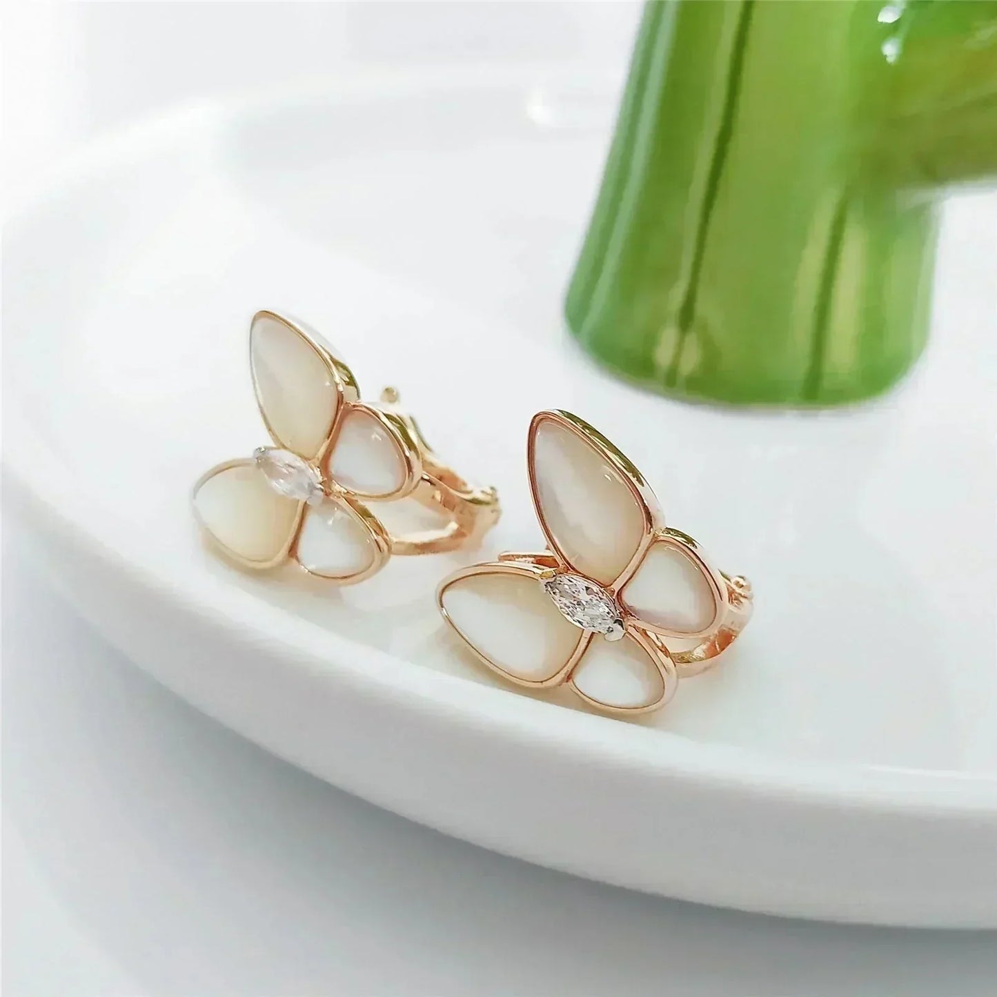 [Topon Jewelry]BUTTERFLY MOP DIAMOND EARRINGS