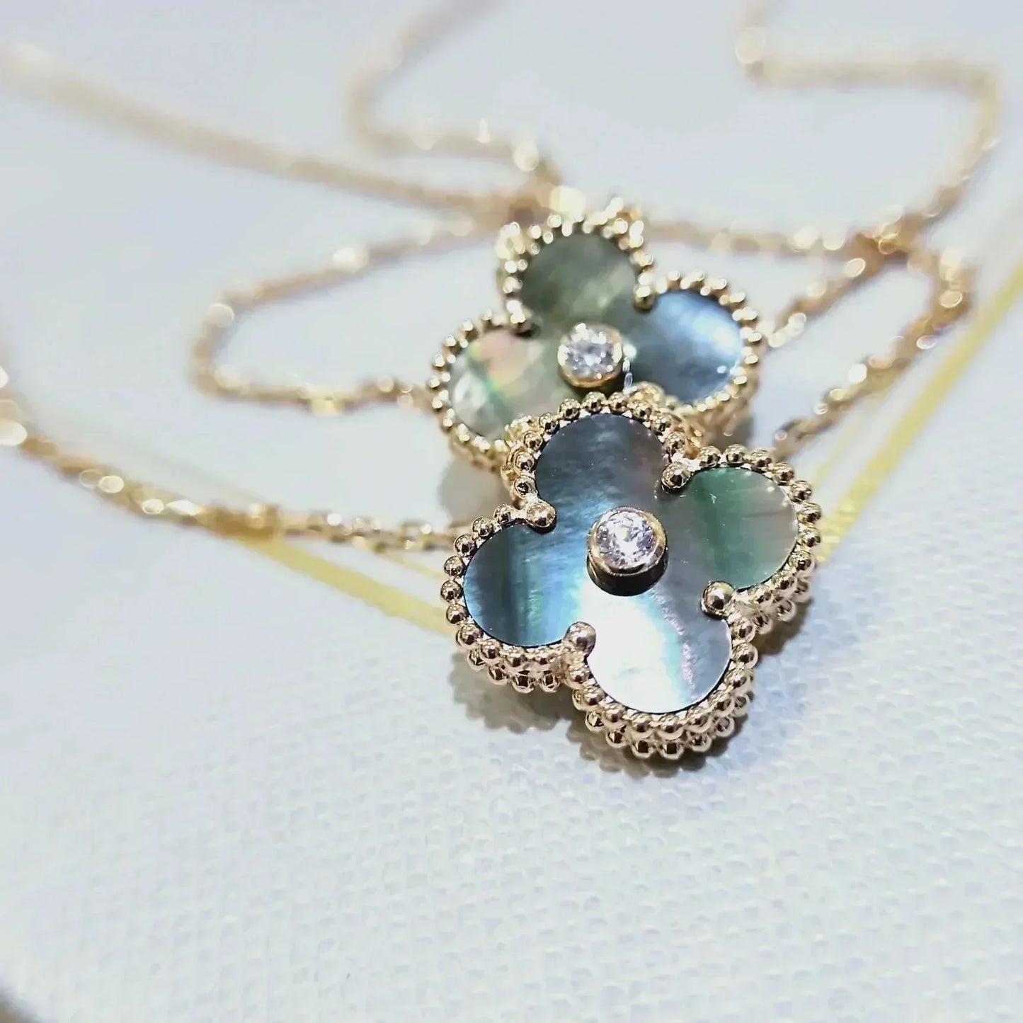 [Topon Jewelry]CLOVER 15MM DIAMOND AND MOTHER-OF-GREY NECKLACE