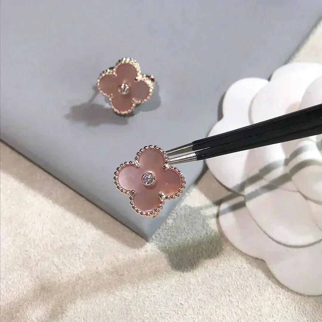 [Topon Jewelry]CLOVER MEDIUM 1 MOTIFS  PINK MOP DIAMOND EARRINGS