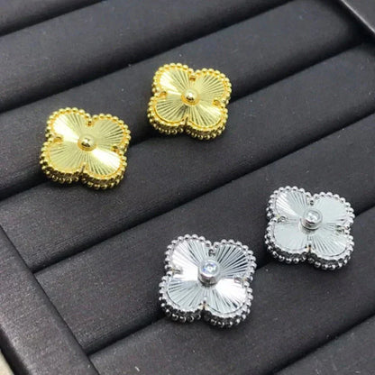 [Topon Jewelry]CLOVER MINI 9.5MM LASER EARRINGS