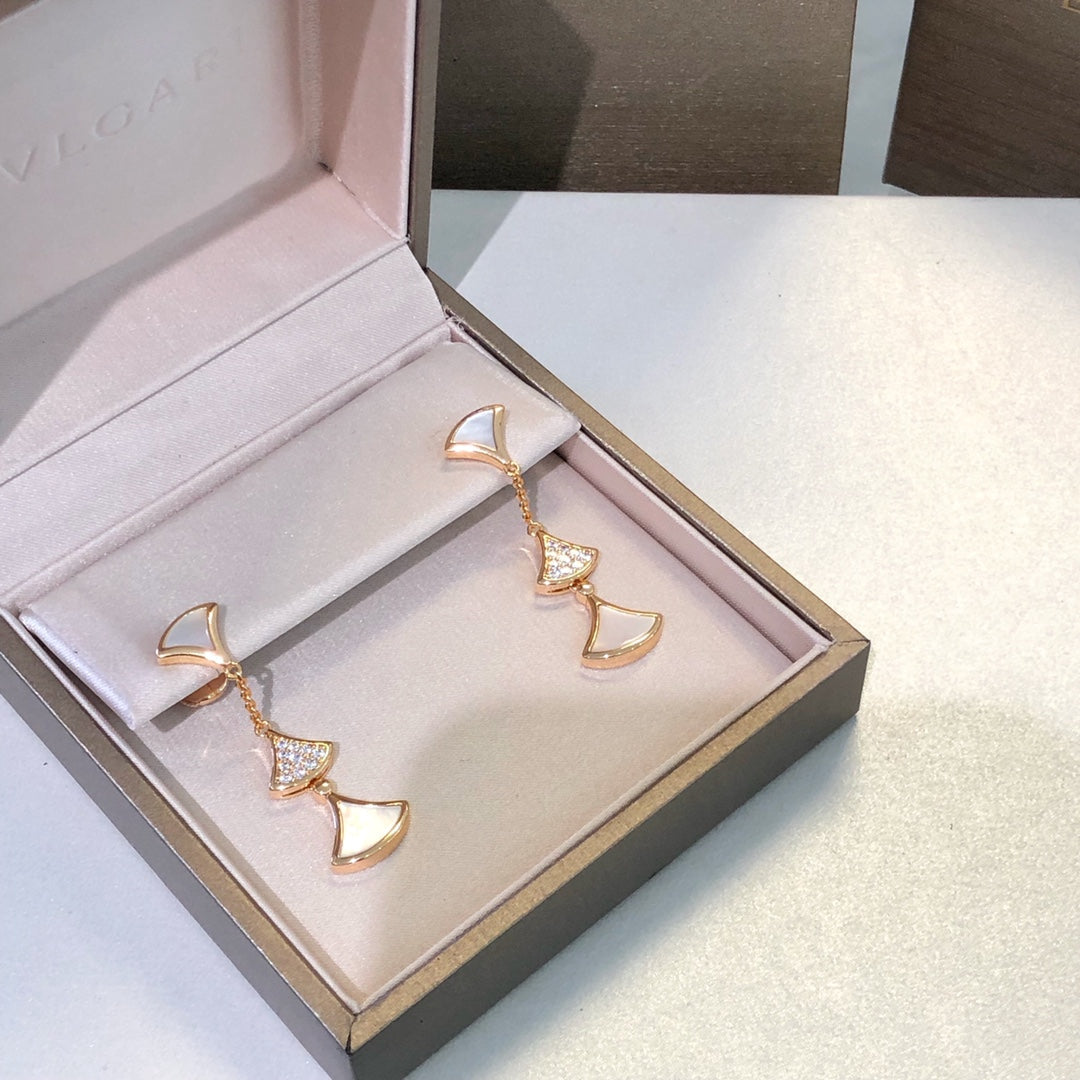 [Topon Jewelry]DREAM EARRINGS 3 MOTIFS DIAMOND MOP PINK GOLD