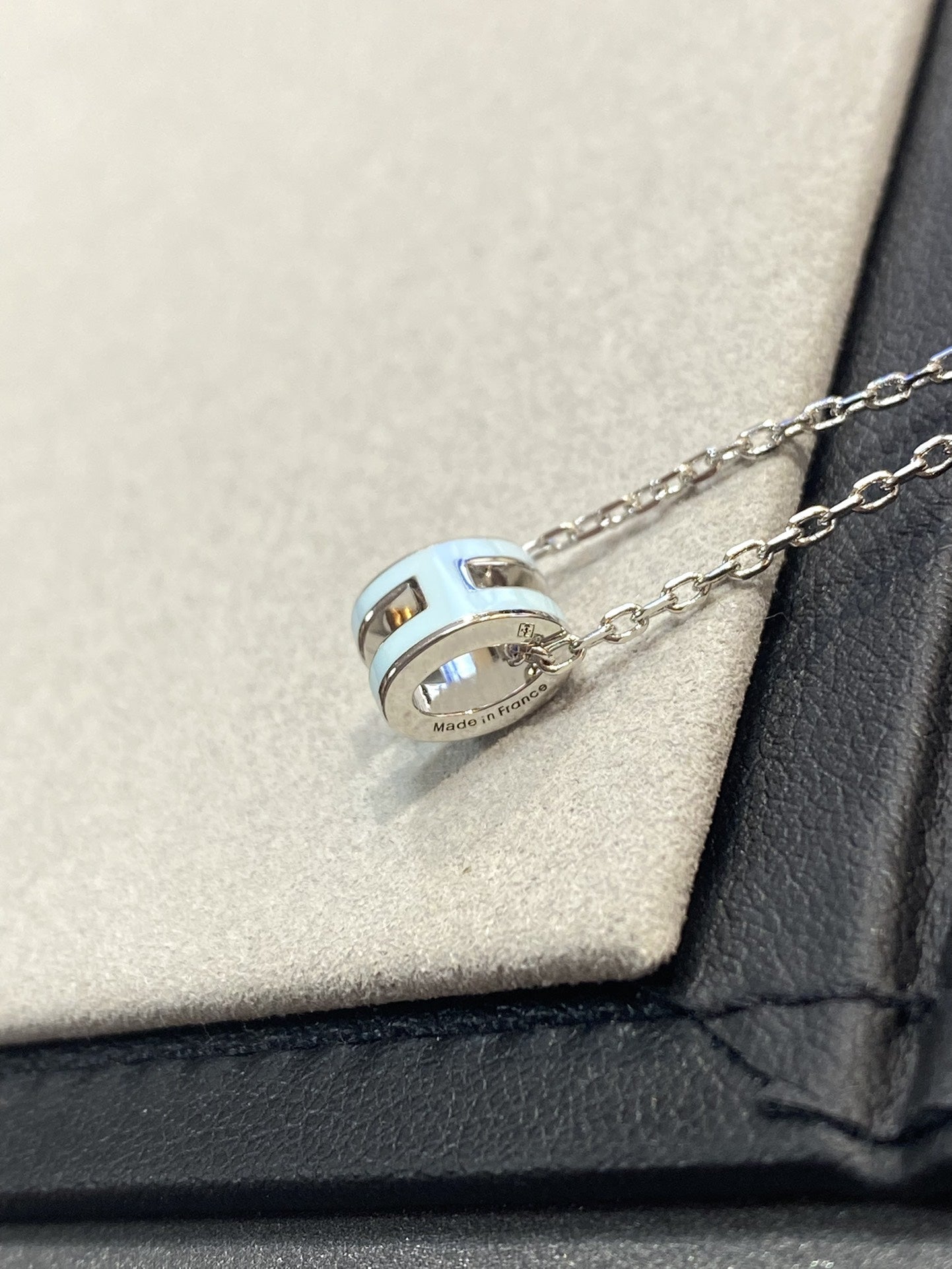 [Topon Jewelry]POP H LIGHT BLUE NECKLACE