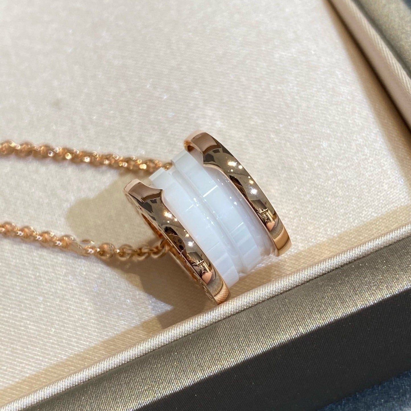 [Topon Jewelry]ZERO 1 WHITE CERAMIC PINK GOLD NECKLACE