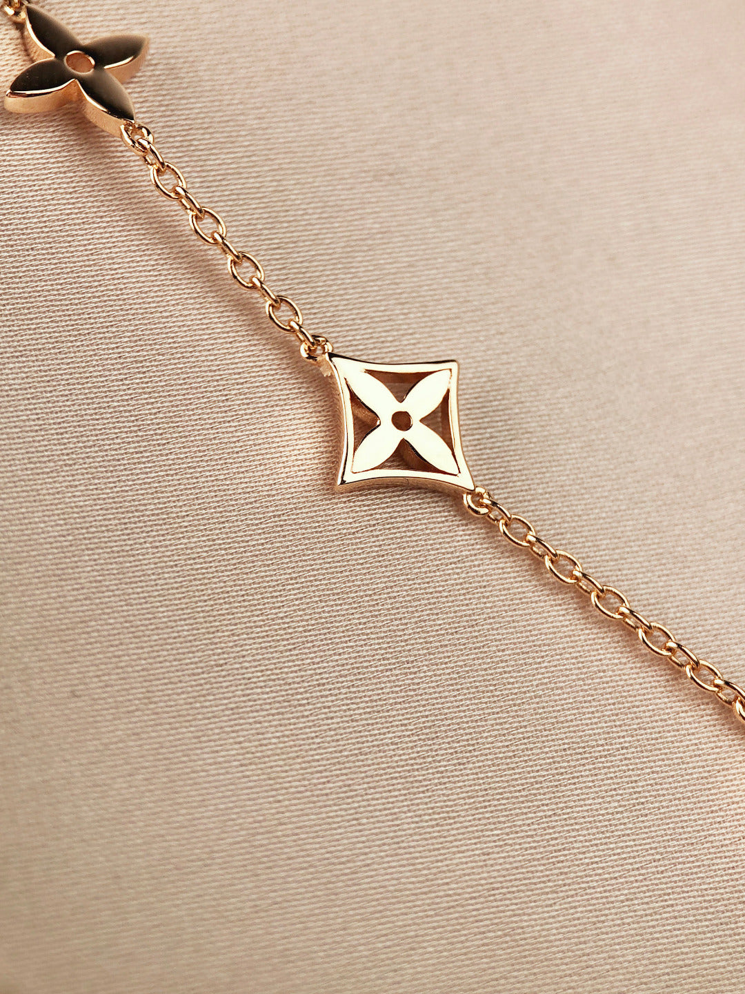 [Topon Jewelry]STAR AND SUN 7 MOTIFS GOLD BRACELET