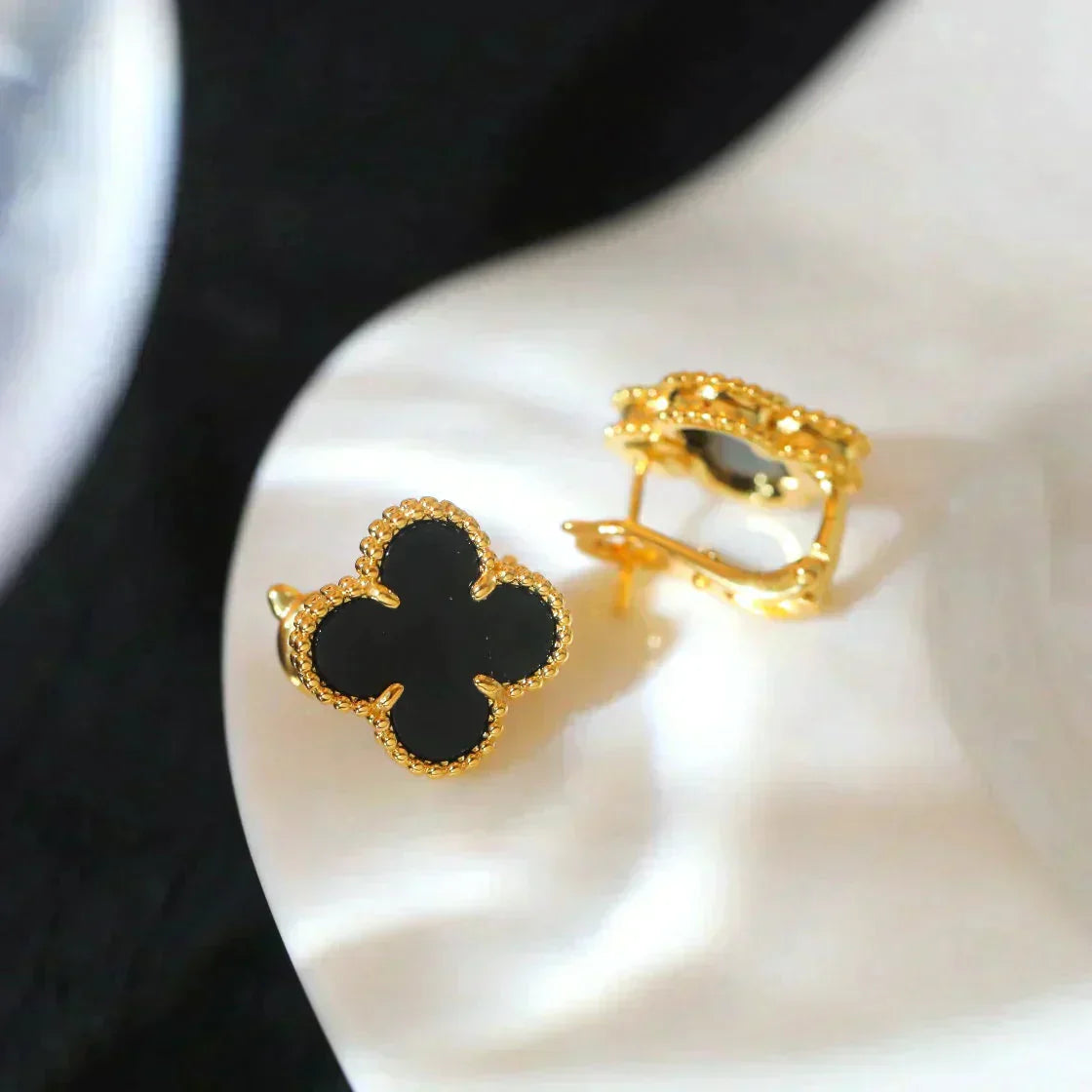 [Topon Jewelry]CLOVER MEDIUM 1 MOTIFS  ONYX STUD EARRINGS