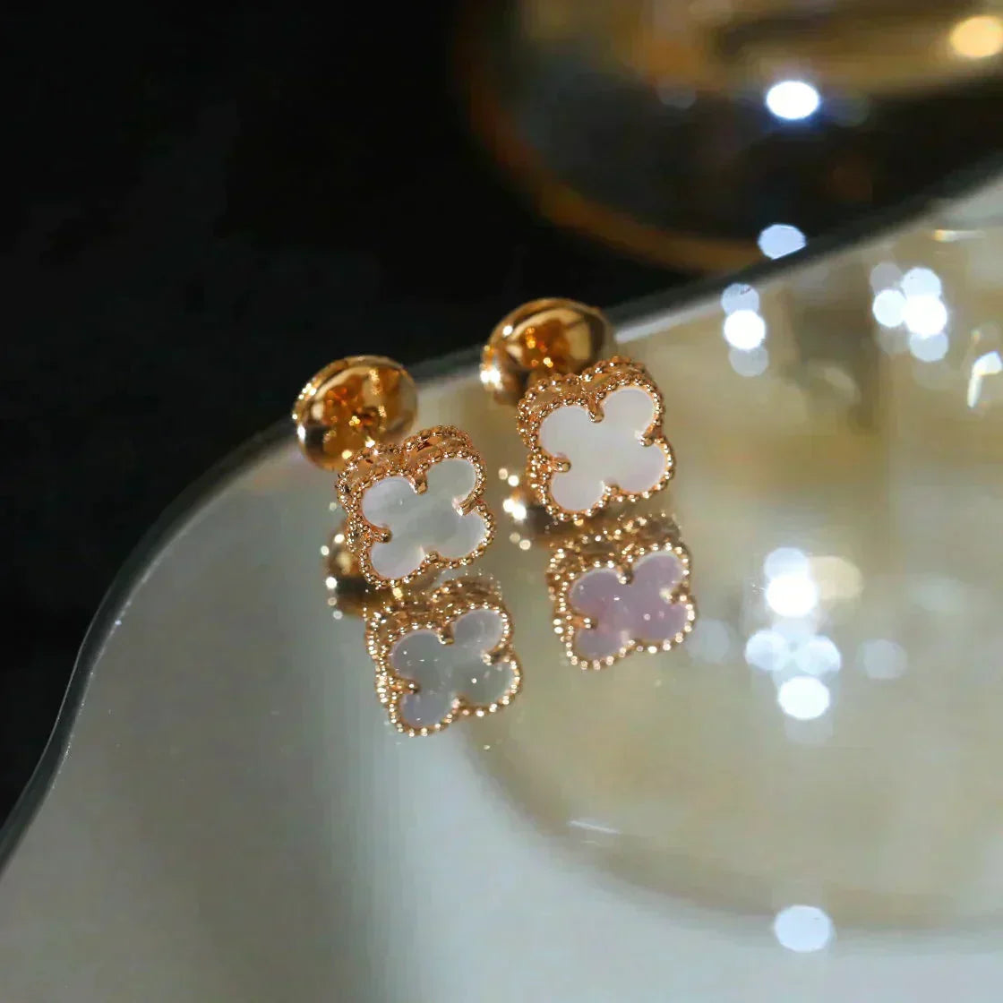 [Topon Jewelry]CLOVER MINI 9.5MM WHITE MOP EARRINGS