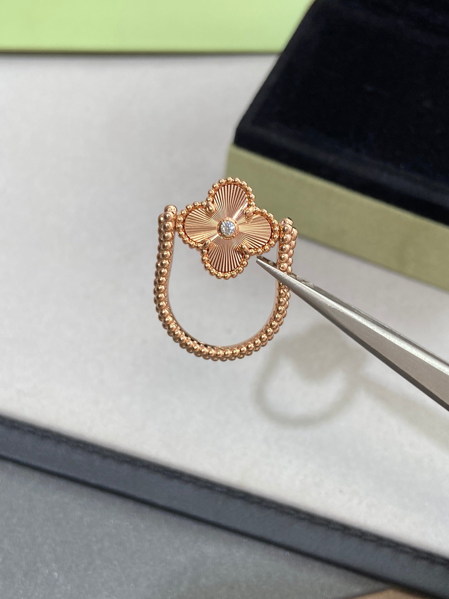 [Topon Jewelry]CLOVER RIVERSIBLE ROSE GOLD RING