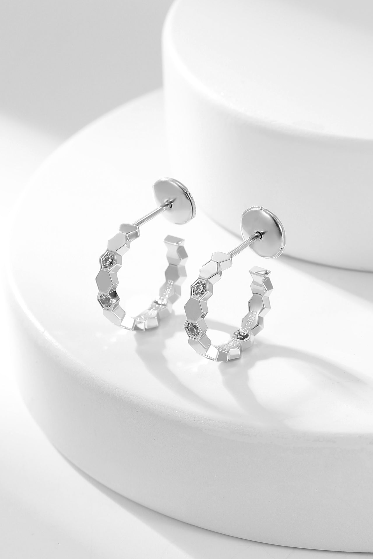 [Topon Jewelry]BEE LOVE DIAMOND HOOP EARRINGS