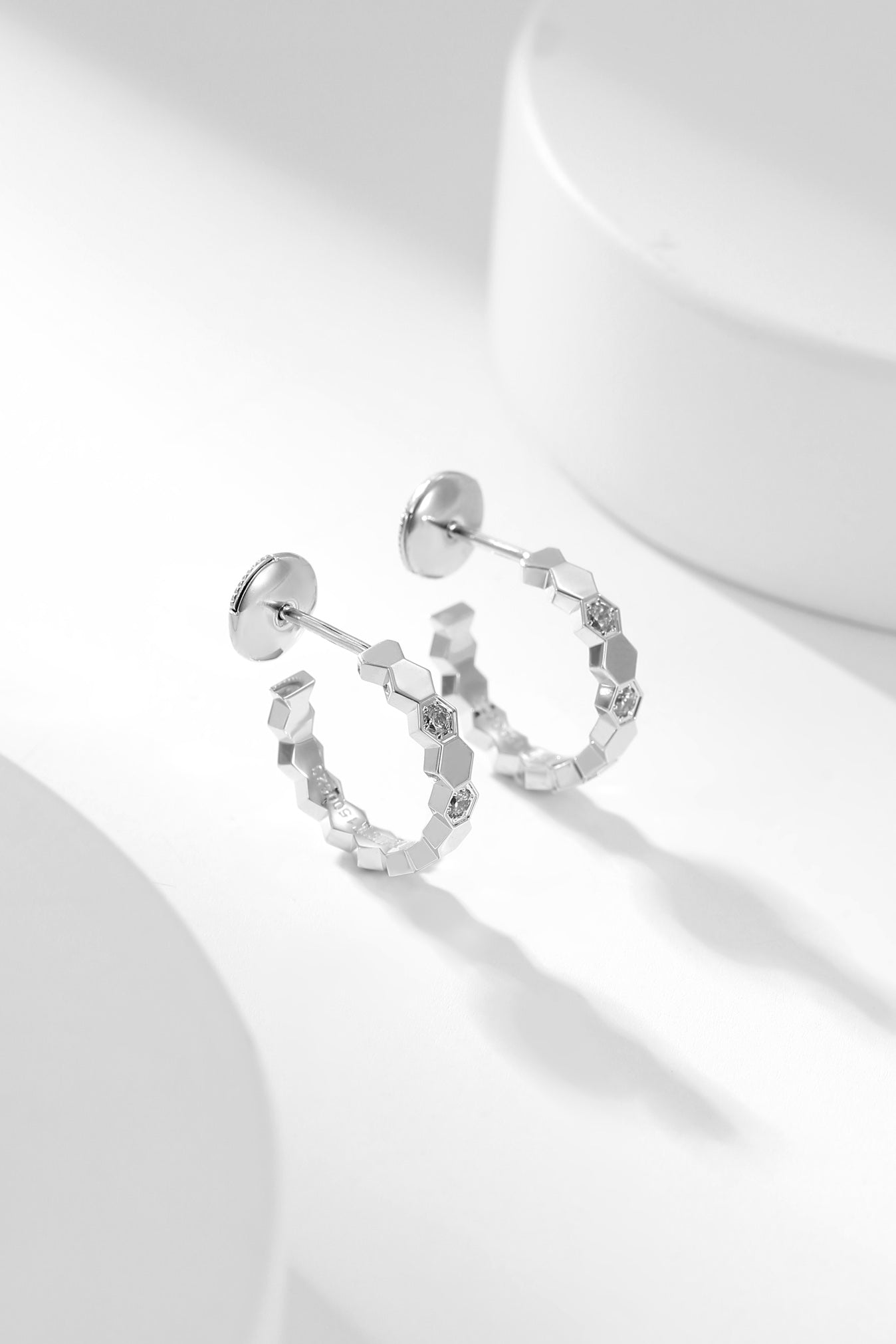 [Topon Jewelry]BEE LOVE DIAMOND HOOP EARRINGS