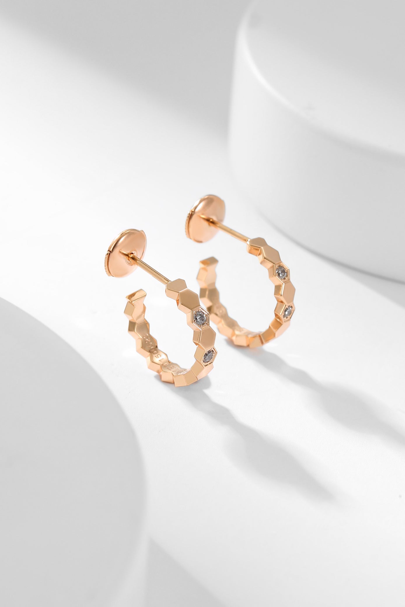 [Topon Jewelry]BEE LOVE DIAMOND HOOP EARRINGS