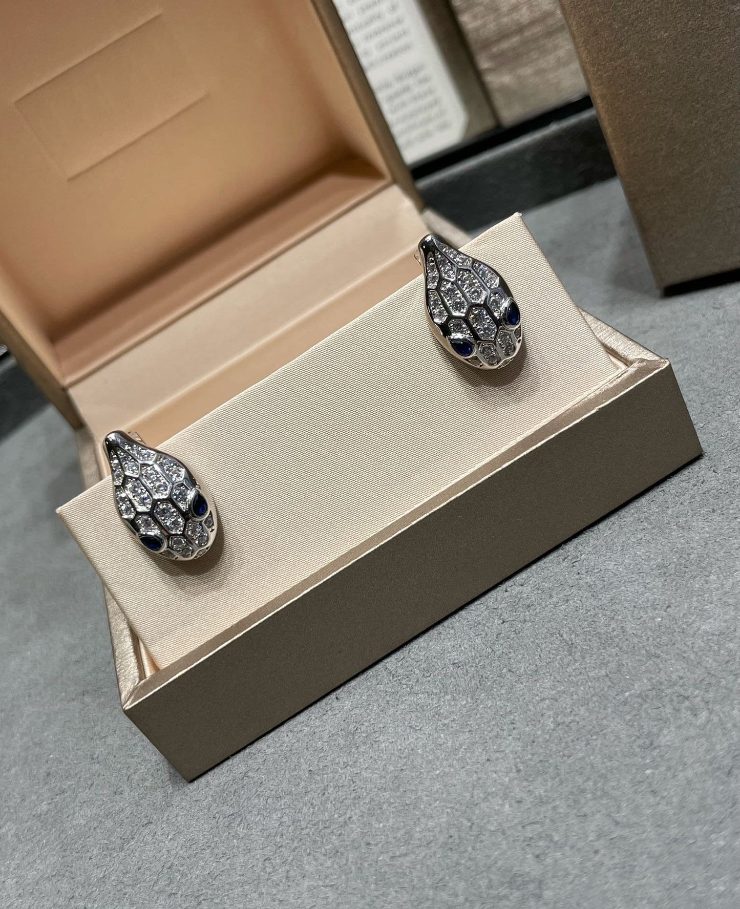 [Topon Jewelry]SERPENT DIAMOND STUD EARRINGS