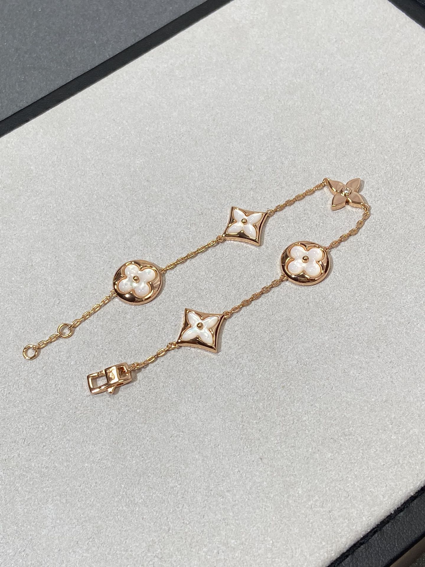 [Topon Jewelry]STAR AND SUN 5 MOTIF MOP PINK GOLD BRACELET