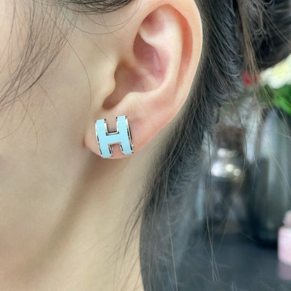 [Topon Jewelry]POP H SKY BLUE STUD EARRINGS