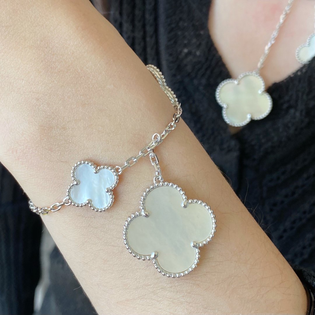 [Topon Jewelry]CLOVER 5 MOTIF WHITE MOP SILVER BRACELET