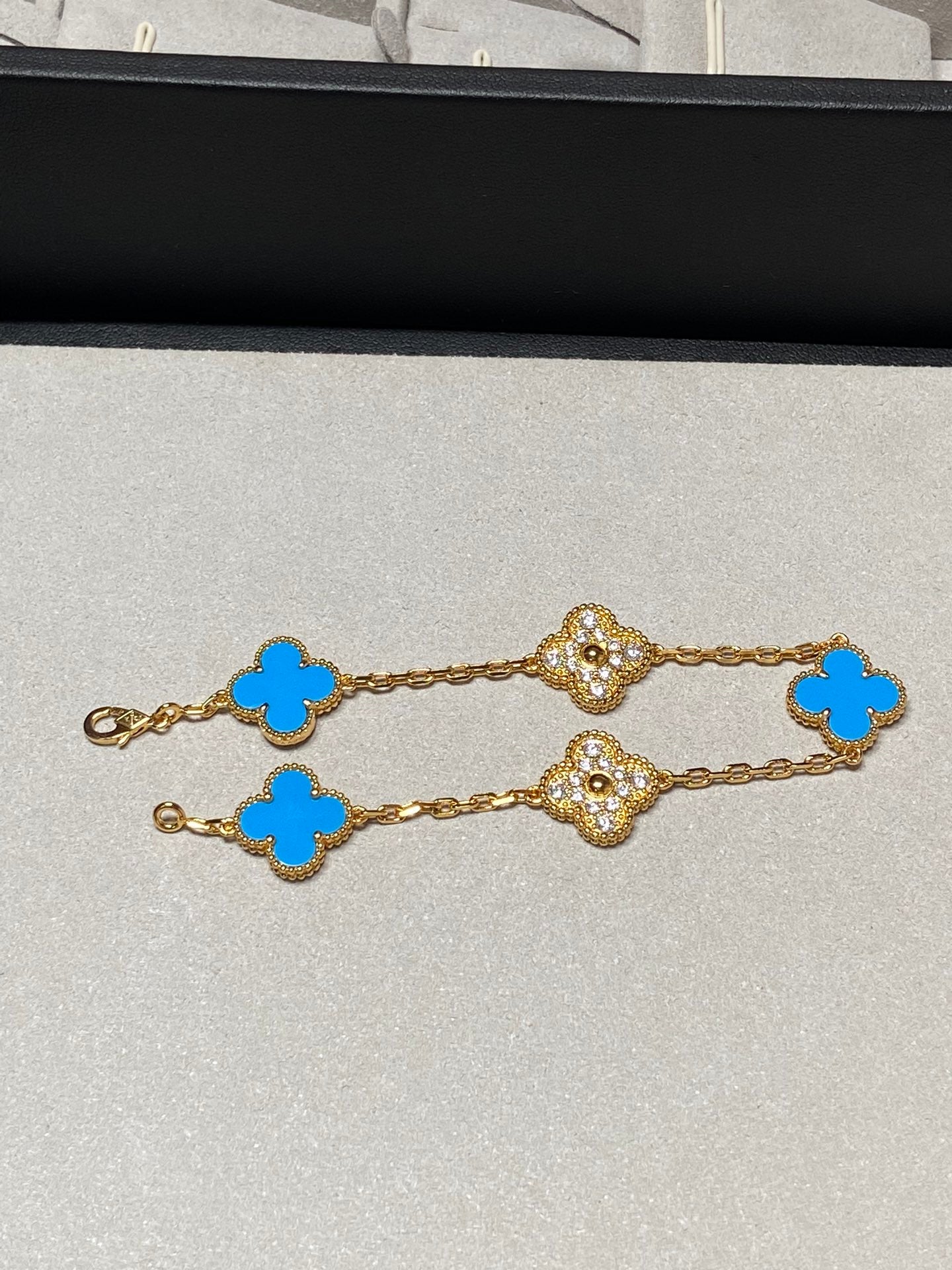 [Topon Jewelry]CLOVER 5 MOTIF BLUE CHALCEDONY DIAMOND GOLD BRACELET