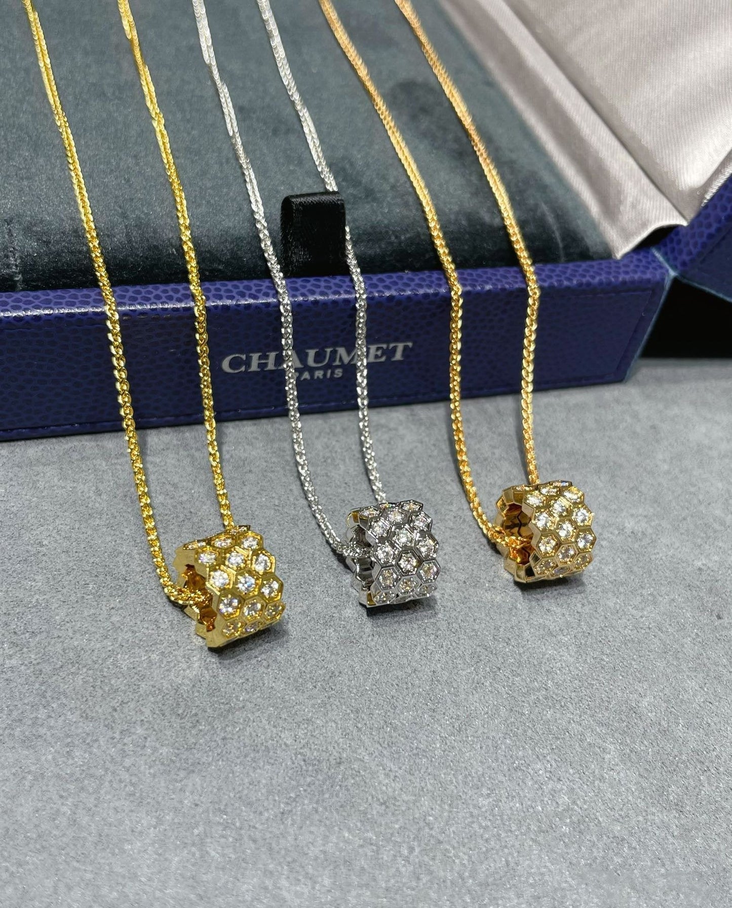 [Topon Jewelry]BEE LOVE DIAMOND PAVED 3 ROW NECKLACE