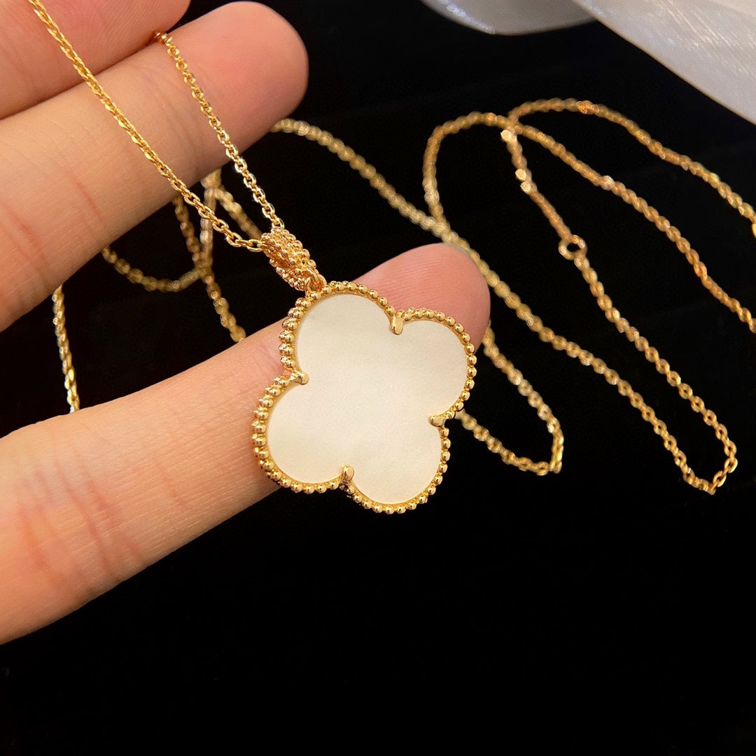 [Topon Jewelry]CLOVER 25MM MOP LARGE PENDANT NECKLACE