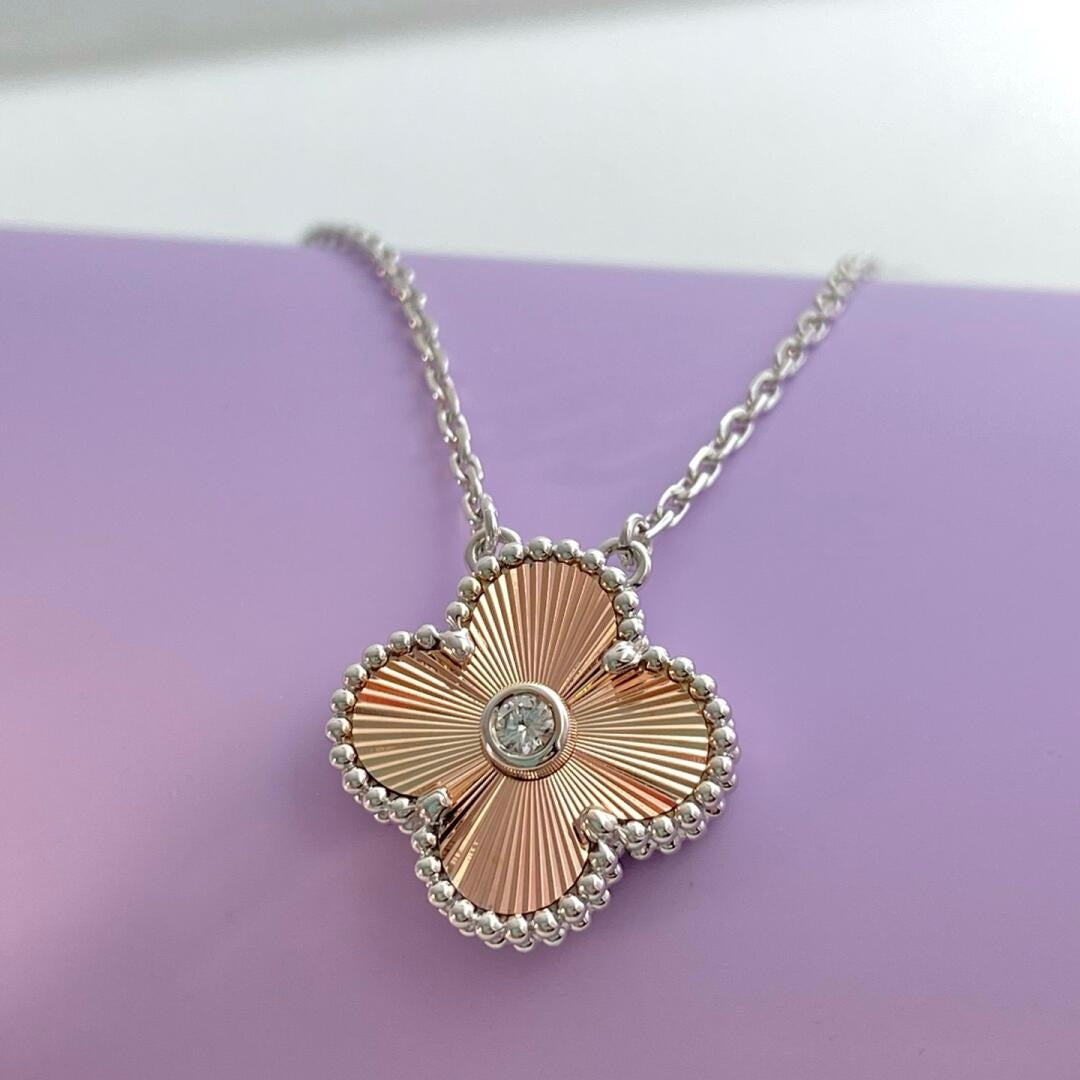 [Topon Jewelry]CLOVER 15MM DIAMOND LASER NECKLACE- CHRISTMAS 2024 SPECIAL EDITION