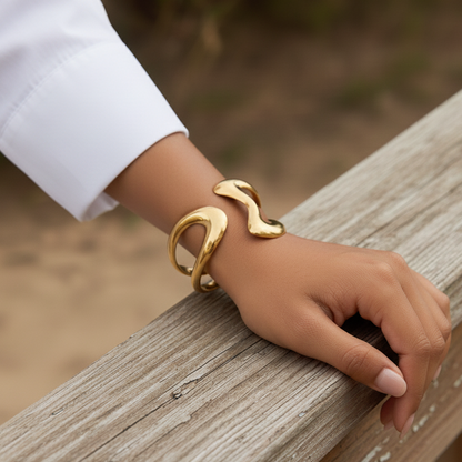[Topon]Lulu Sculpted Gold Bangle