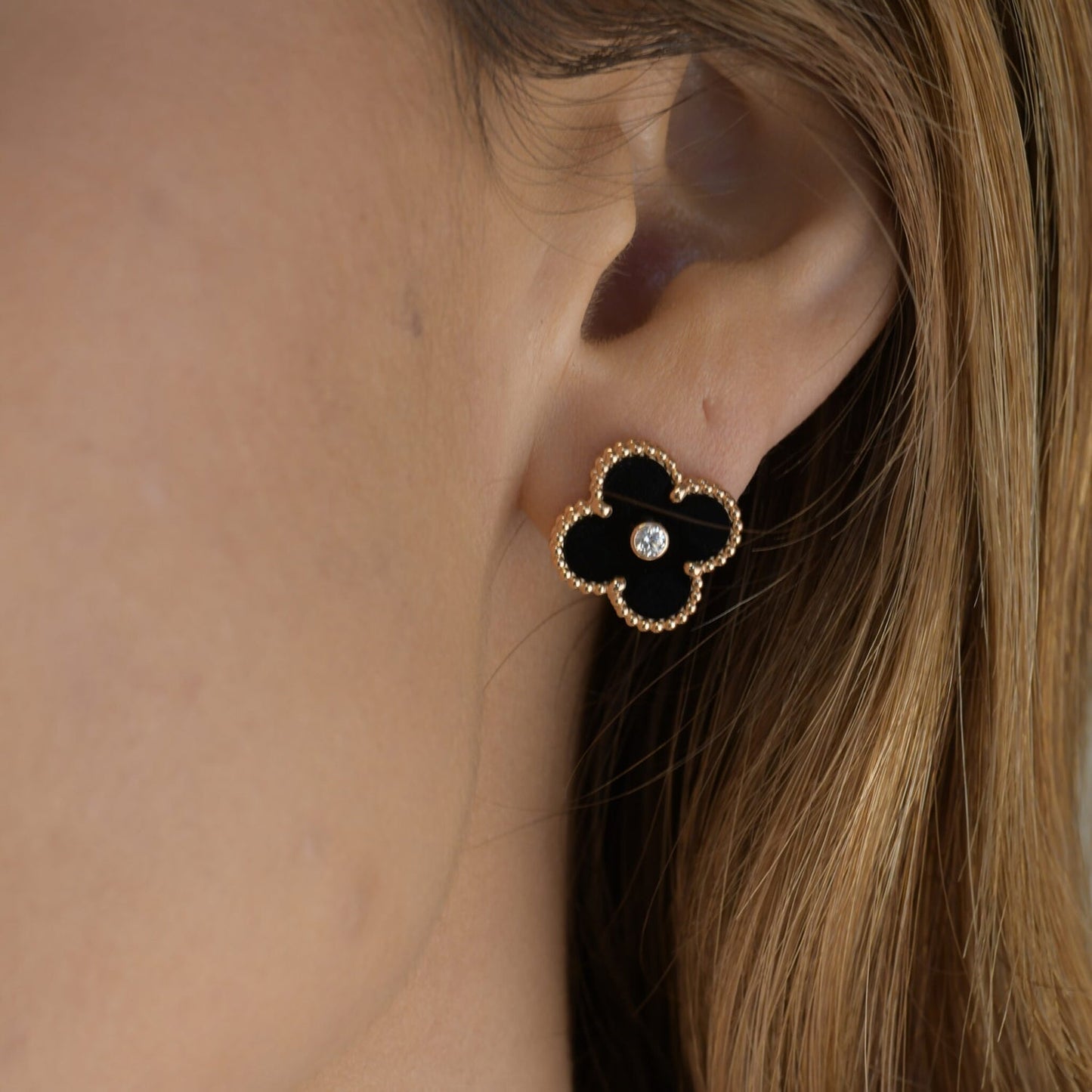 [Topon Jewelry]CLOVER MEDIUM 1 MOTIFS ONYX DIAMOND EARRINGS