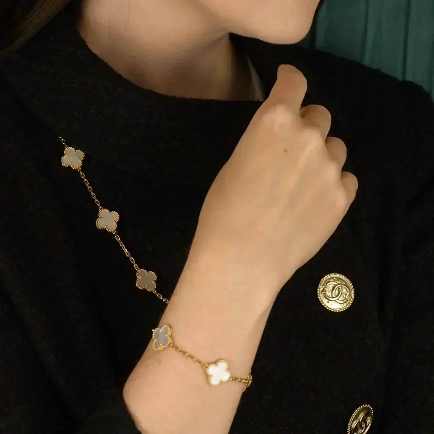 [Topon Jewelry]CLOVER  5 MOTIF WHITE MOP BRACELET