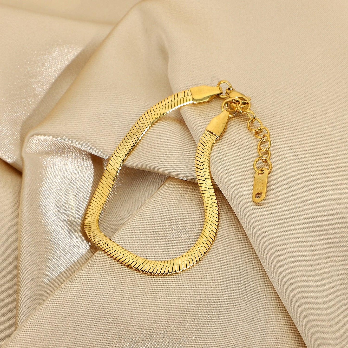 [Topon]Ellaine Gold Herringbone Bracelet