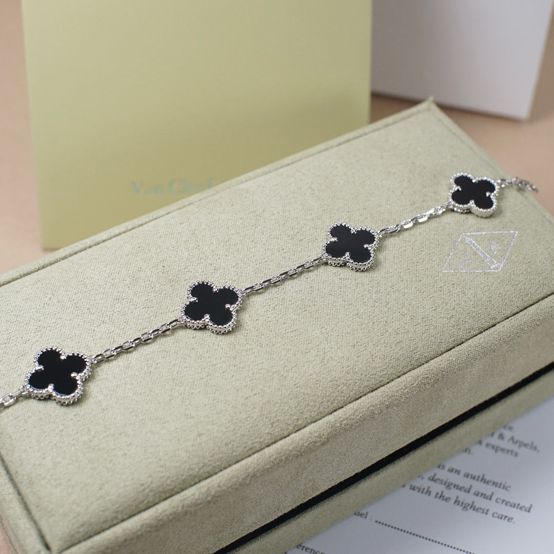 [Topon Jewelry]CLOVER 5 MOTIF ONYXS  BRACELET SILVER