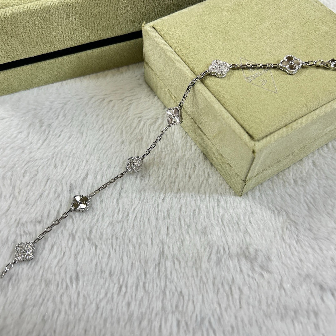 [Topon]CLOVER 6 MOTIF DIAMOND LASER BRACELET