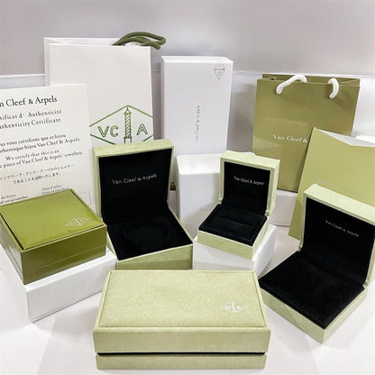 [Topon]VA CLOVER BRACELET NECKLACE RING BOX GIFT BAG