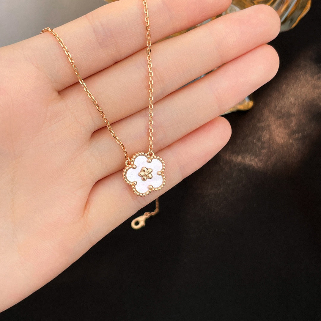 [Topon Jewelry]LUCKY  WHITE MOP  PLUM BLOSSOM NECKLACE