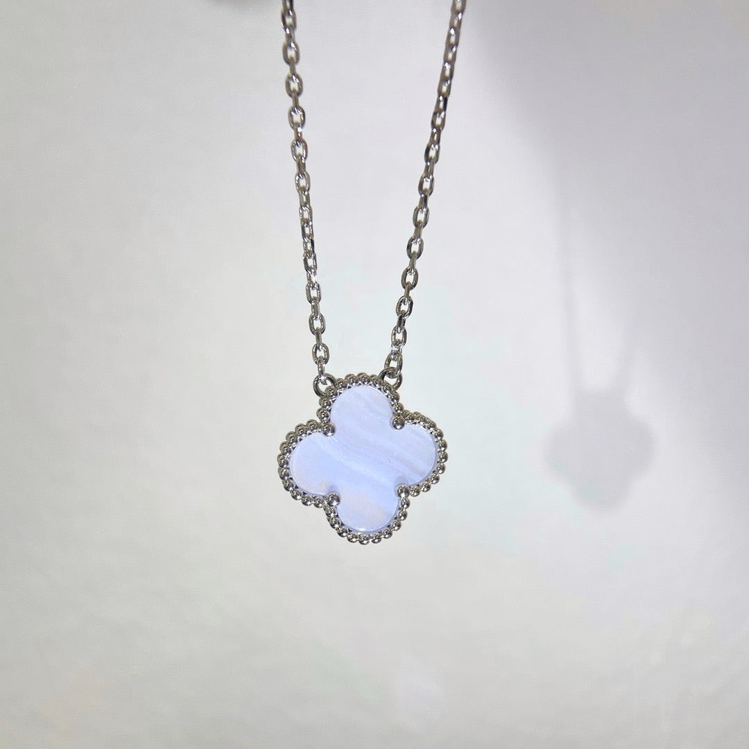 [Topon Jewelry]CLOVER 15MM BLUE CHALCEDONY NECKLACE SILVER