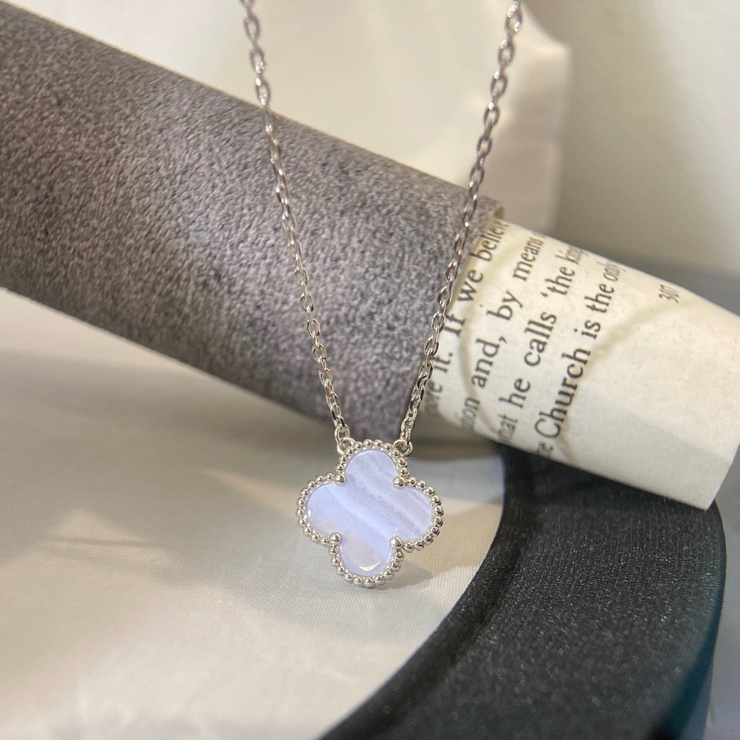 [Topon Jewelry]CLOVER 15MM BLUE CHALCEDONY NECKLACE SILVER