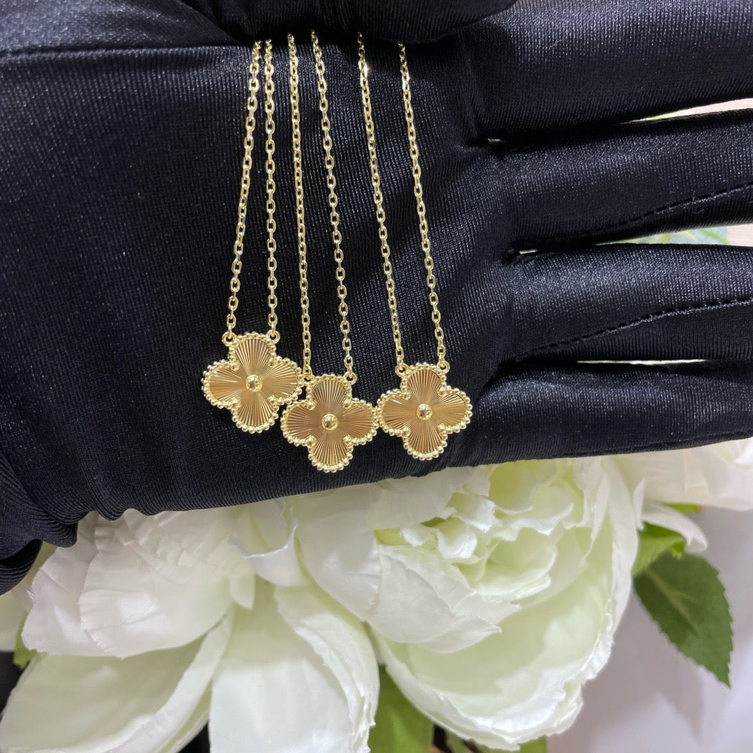 [Topon Jewelry]CLOVER 15MM LASER NECKLACE