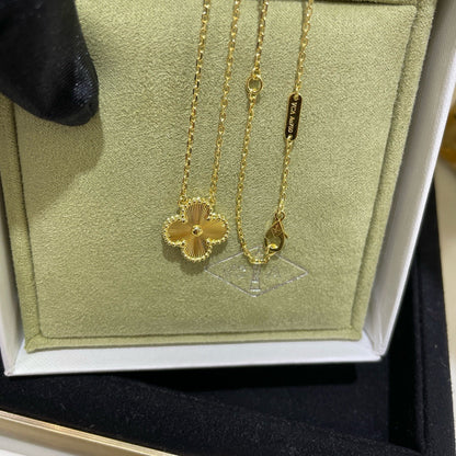 [Topon Jewelry]CLOVER 15MM LASER NECKLACE