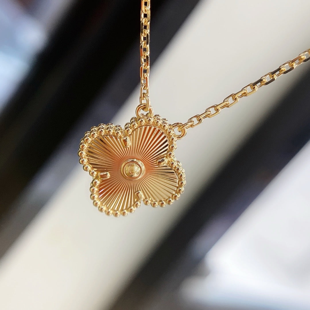 [Topon Jewelry]CLOVER 15MM LASER NECKLACE