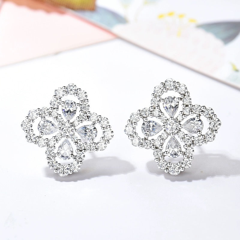 LOOP EARRINGS FULL MOTIF DIAMOND 16MM SILVE