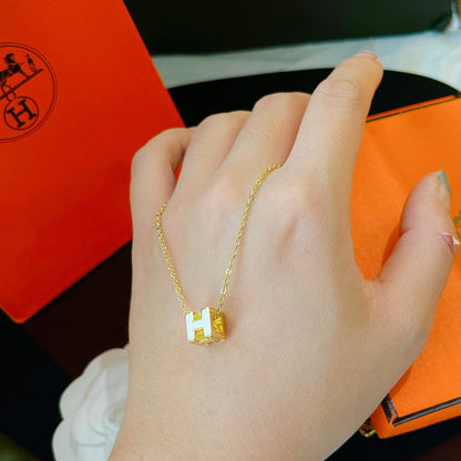 [Topon Jewelry]H WHITE SQUARE GOLD NECKLACE