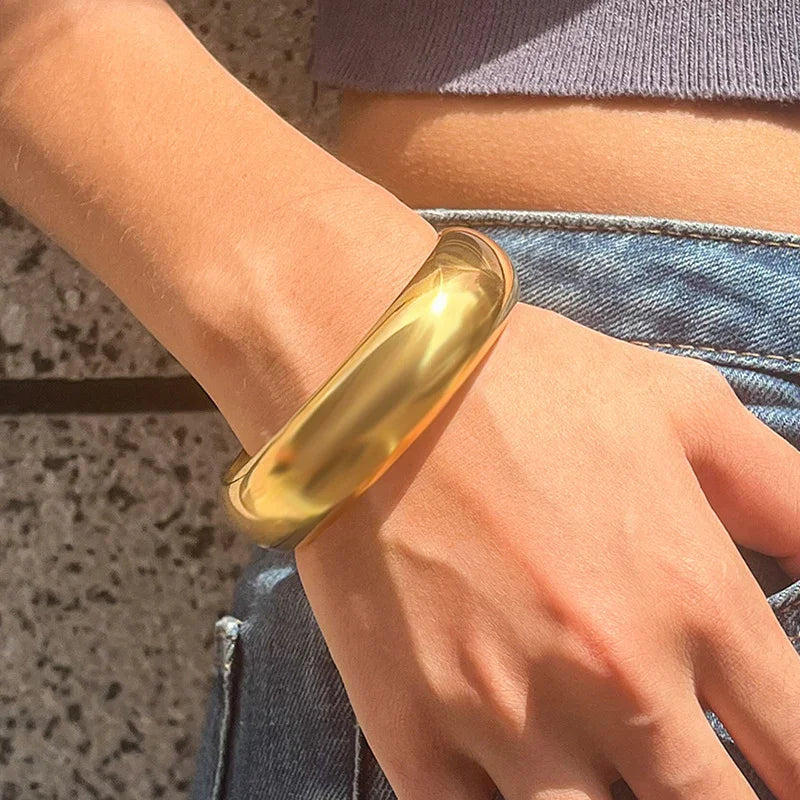 [Topon]Maelis Smooth Gold Bangle