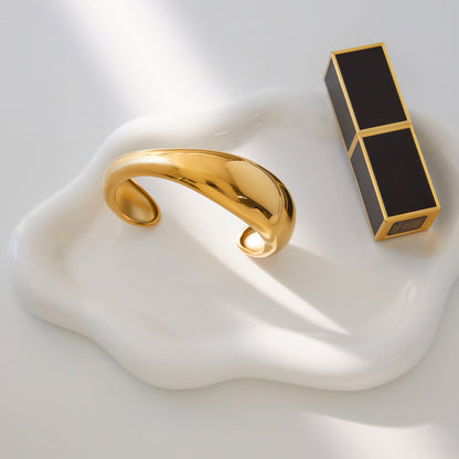 [Topon]Jessa Sculpted Gold Bangle