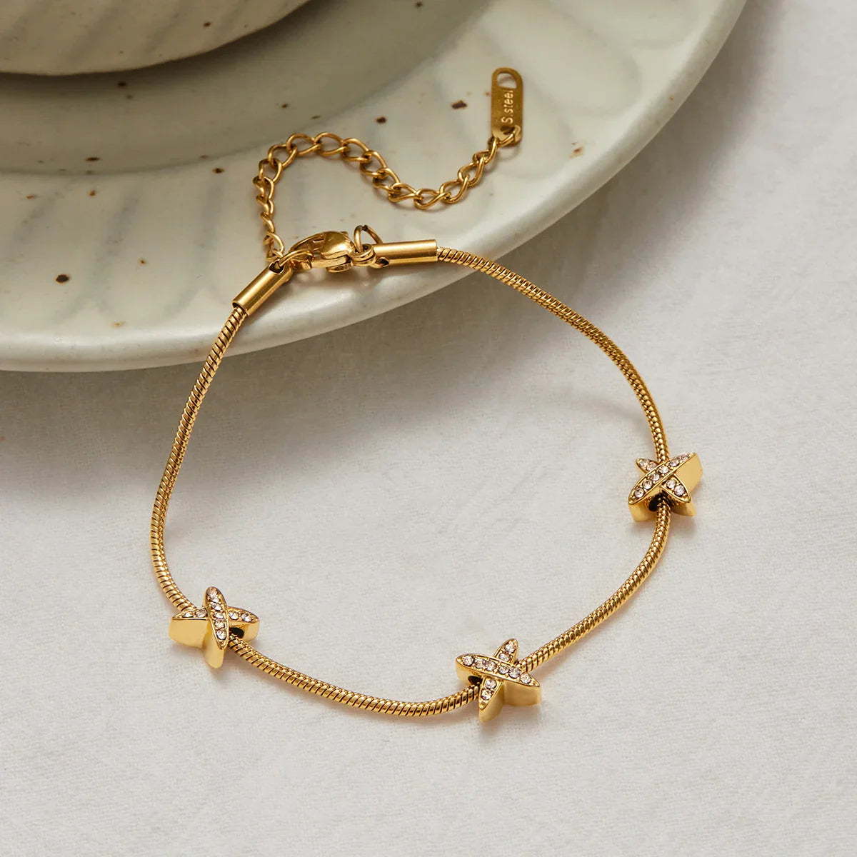 [Topon]Brienne Diamond Cross Herringbone Bracelet
