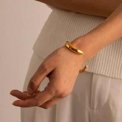 [Topon]Audrina Contemporary Gold Bangle