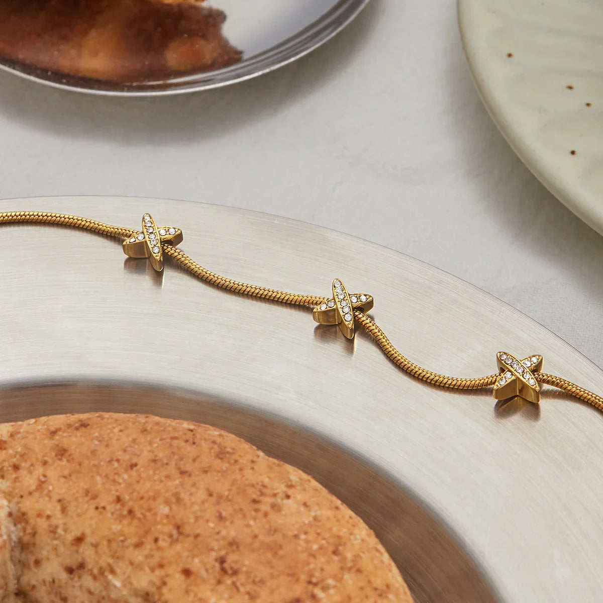 [Topon]Brienne Diamond Cross Herringbone Bracelet